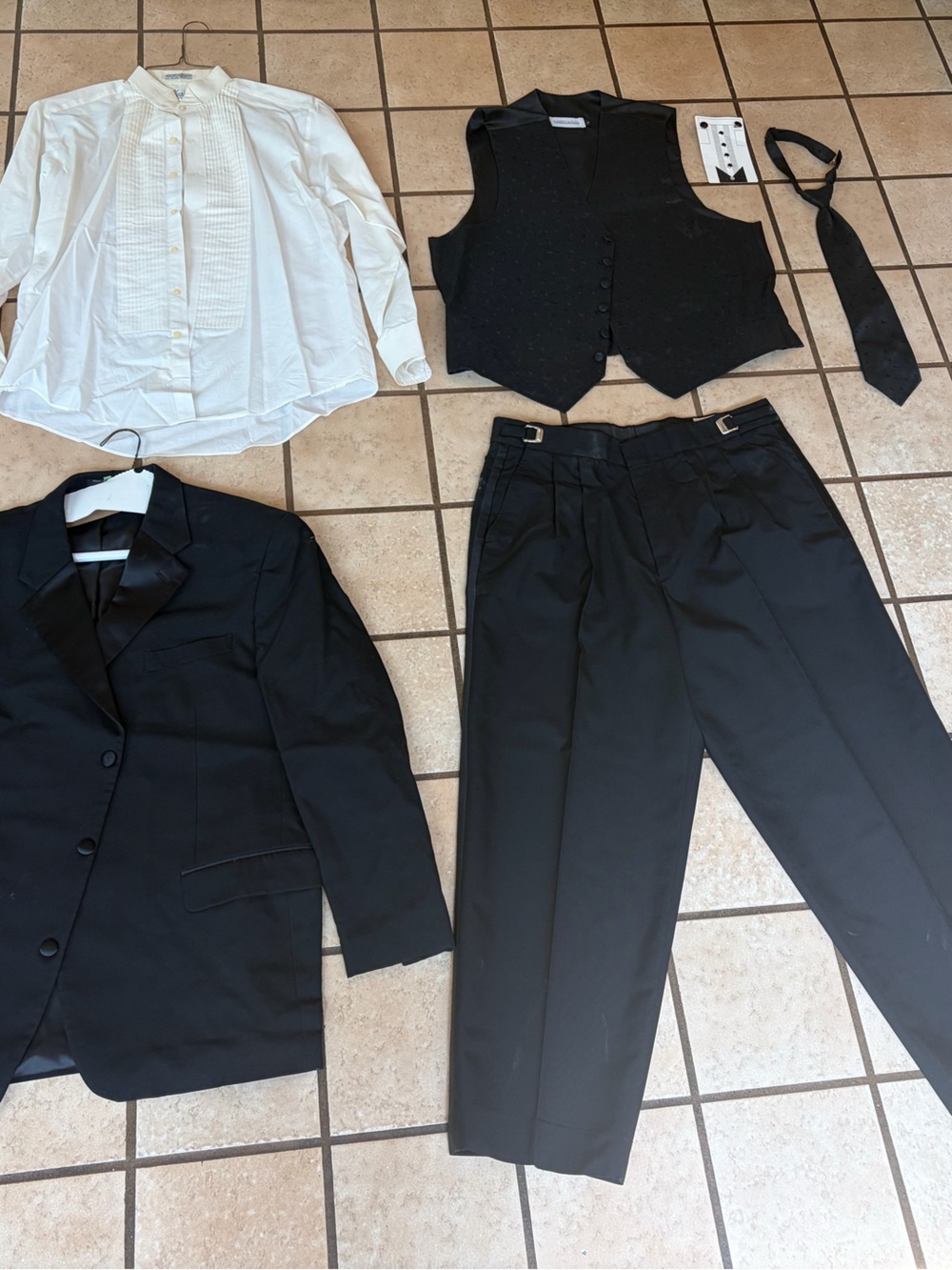 Men’s prom tuxedo set